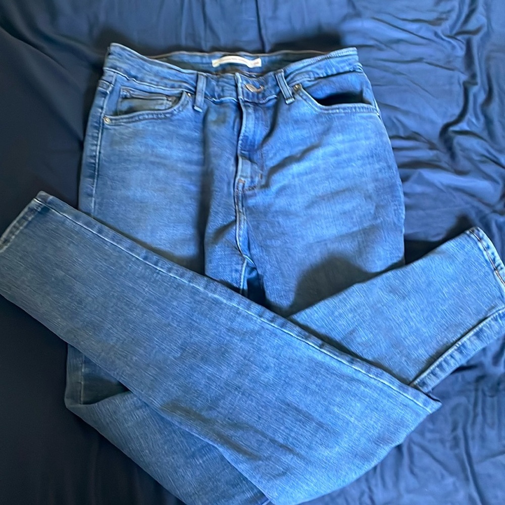 ✨MOVING SALE✨Levi’s high rise jeans